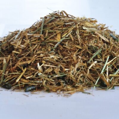 dengie-cool-condition-shine-20-kg-sieczka-dla-koni-wspierajaca-przyrost-masy-miesniowej1 Dengie Cool Condition & Shine 20kg – miękka sieczka dla koni na masę i lśniącą sierść