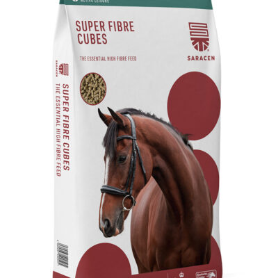 Saracen Super Fibre Cubes 20 kg – niskoskrobiowa, włóknista pasza dla koni na ochwat, EMS i wrzody